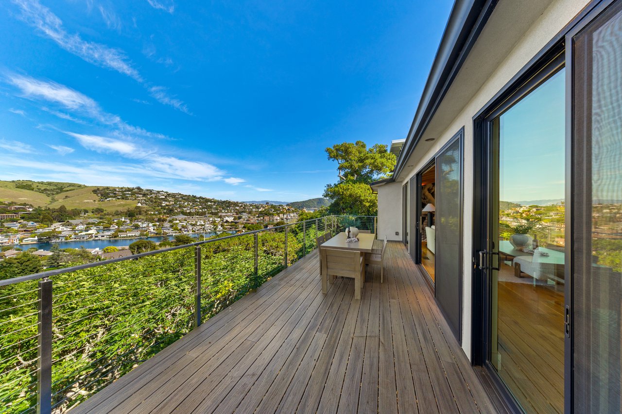 Contemporary Gem on Belvedere Island