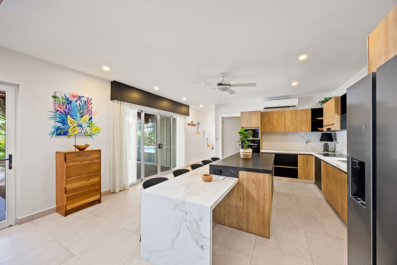Casa Karibe | Vibrant 5-Bedroom Caribbean-Inspired Villa with Pool in Gated Tamarindo Community