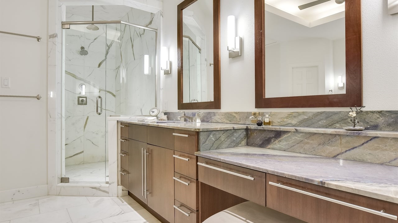 Island Wood Luxury
