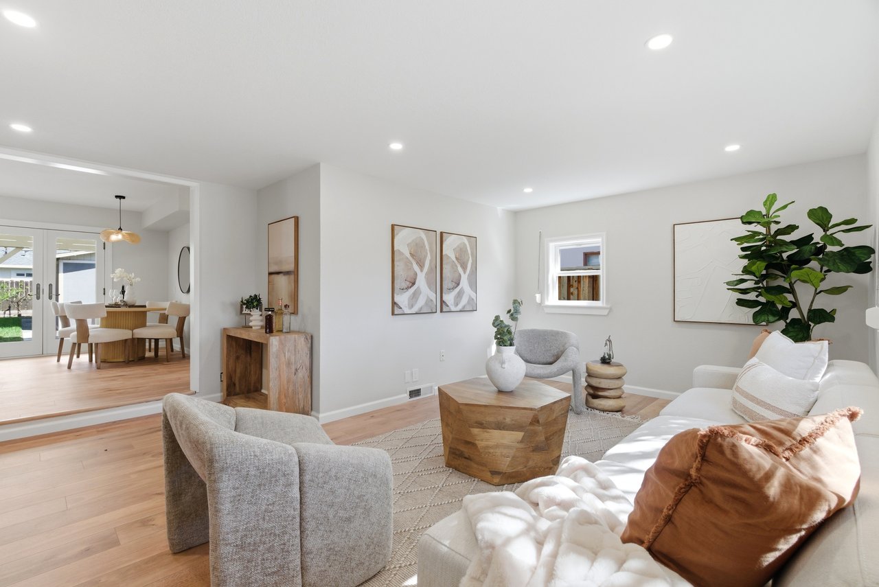 972 Emerald Way