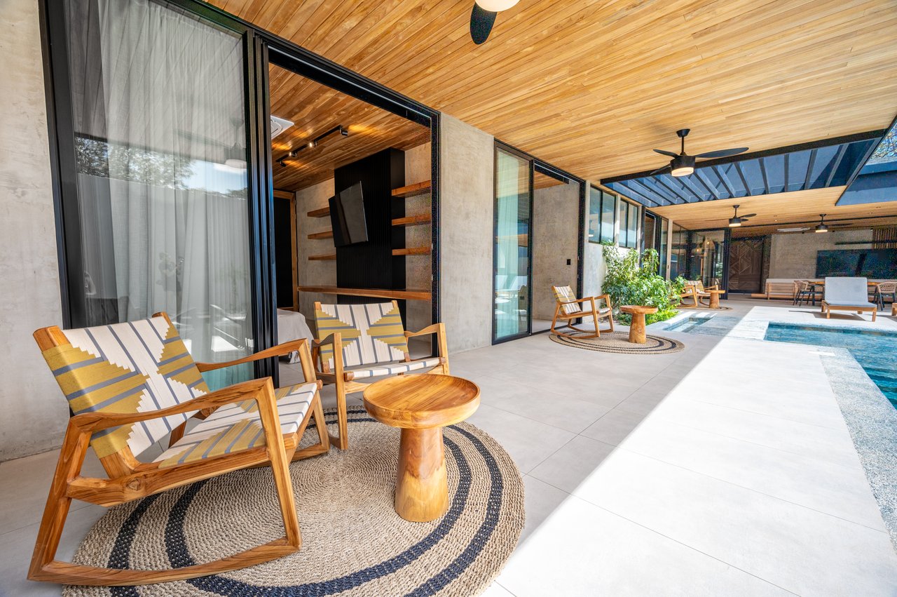 Casa Uchuva | Architectural Harmony of Wood, Stone, and Light