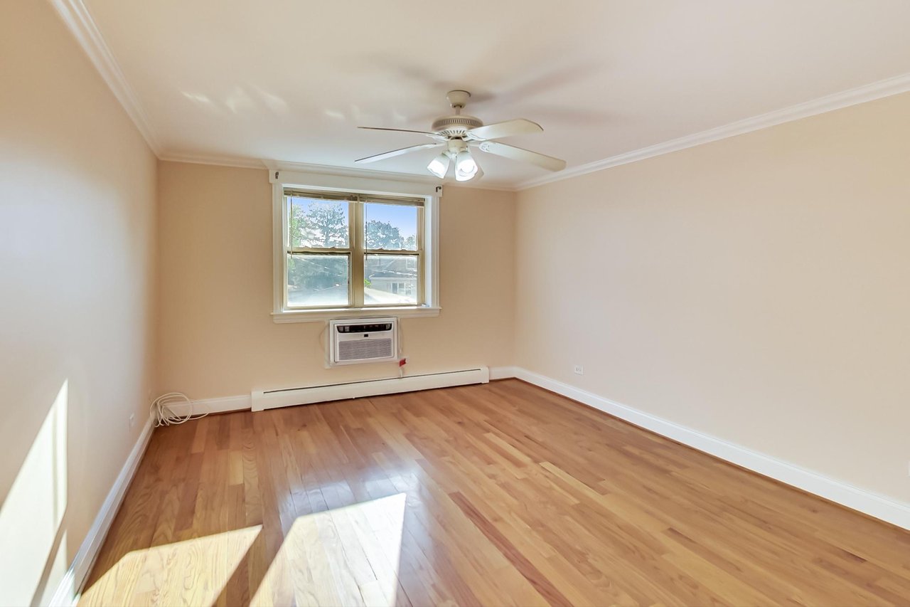 6333 N Milwaukee Ave Unit 1G