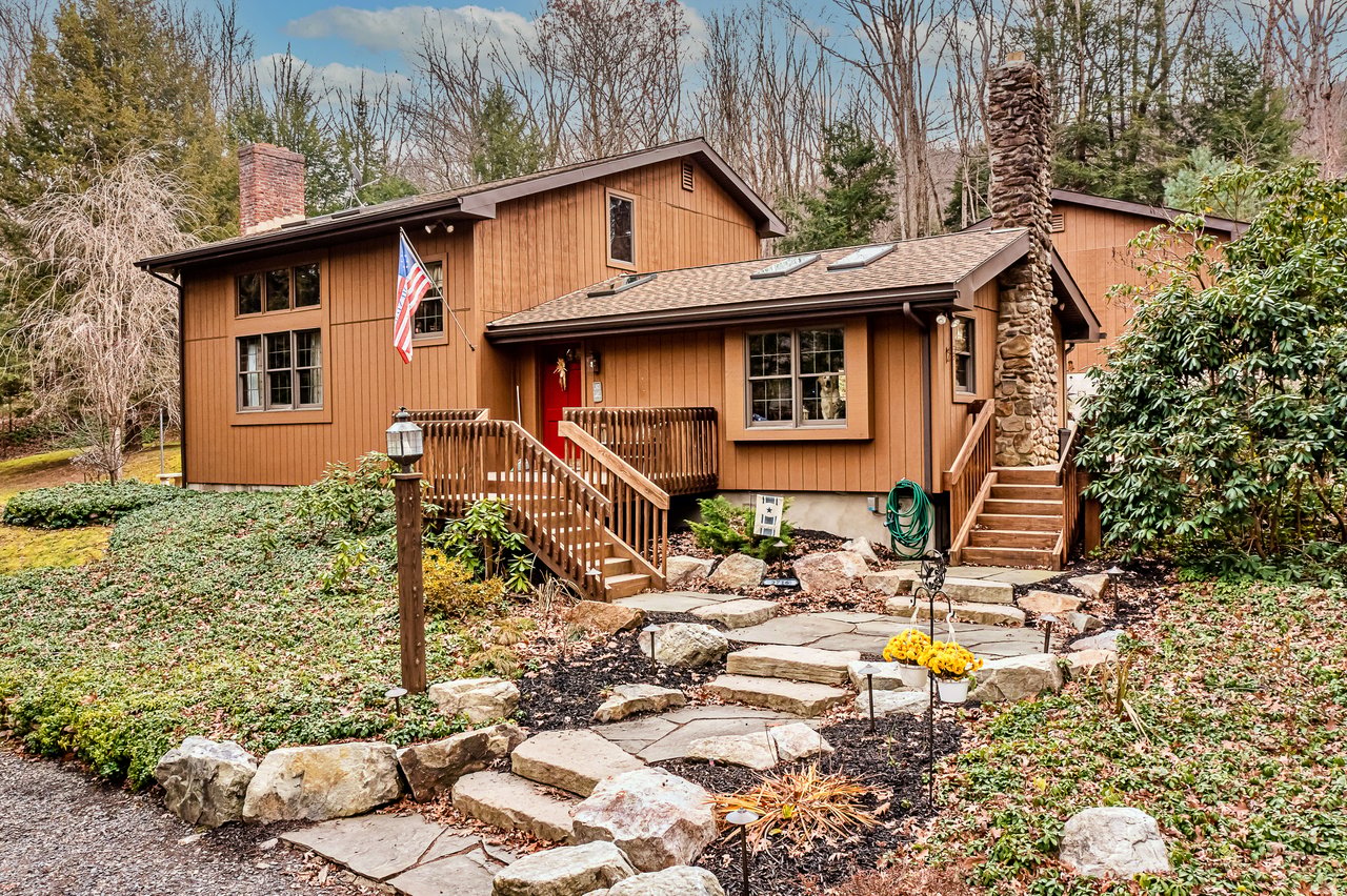 2716 Mountain Road