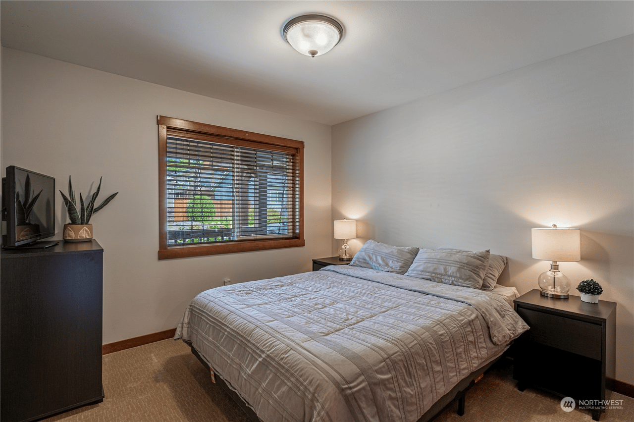 393 Ridgewood Dr