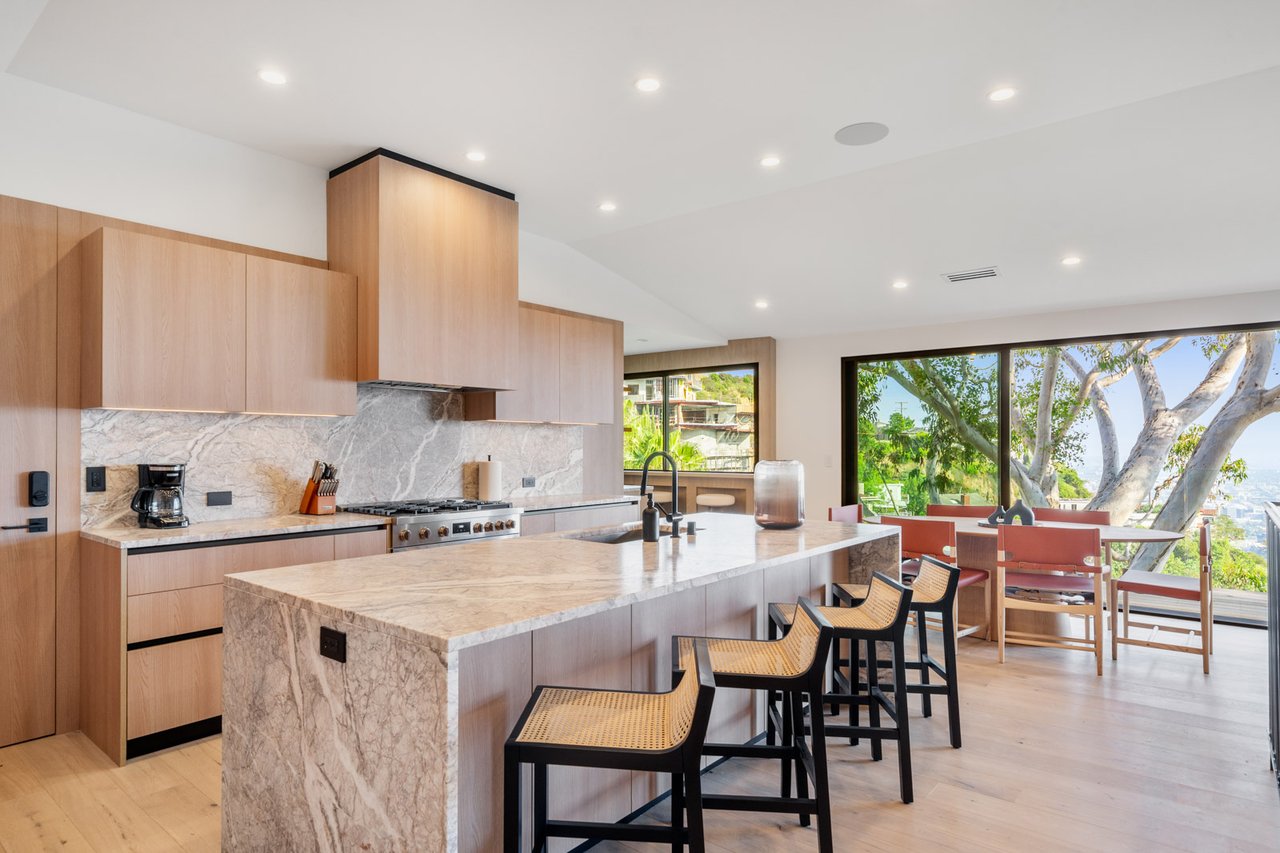 Hollywood Haven ⛰️