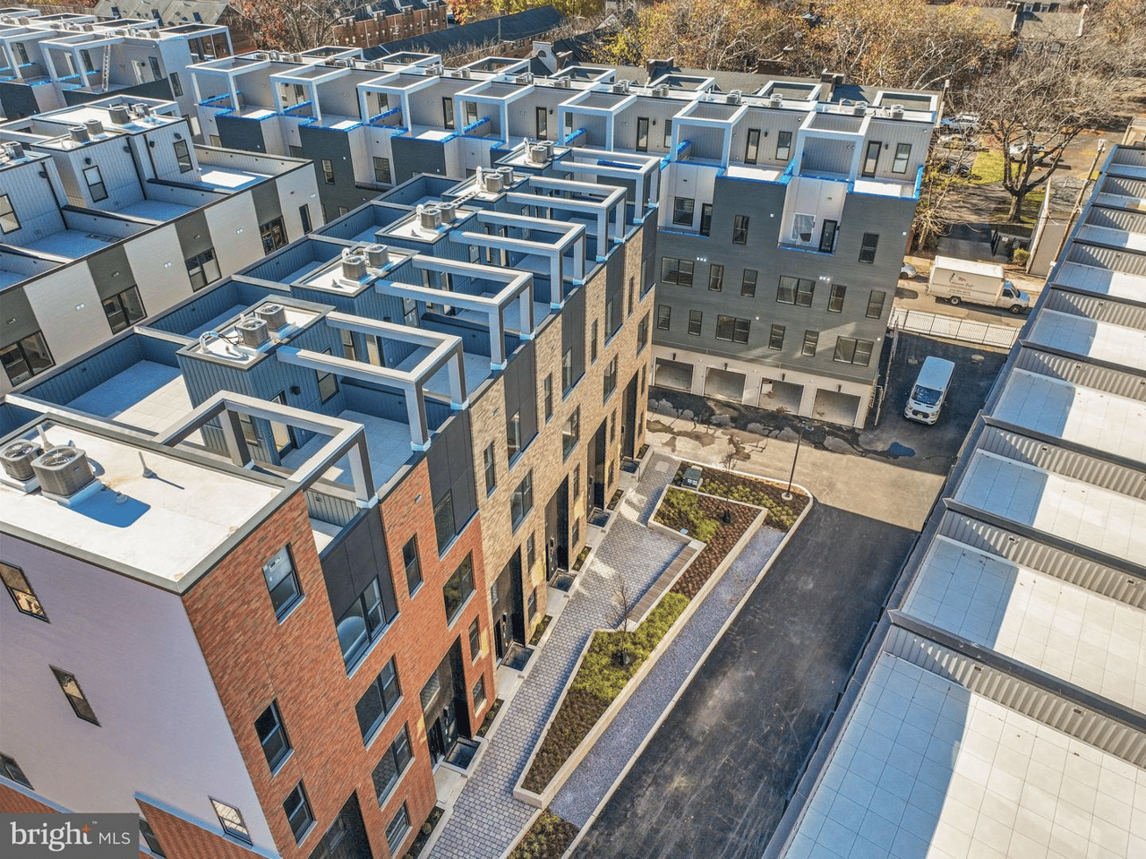 652 Fairmount Ave, Philadelphia, PA 19123