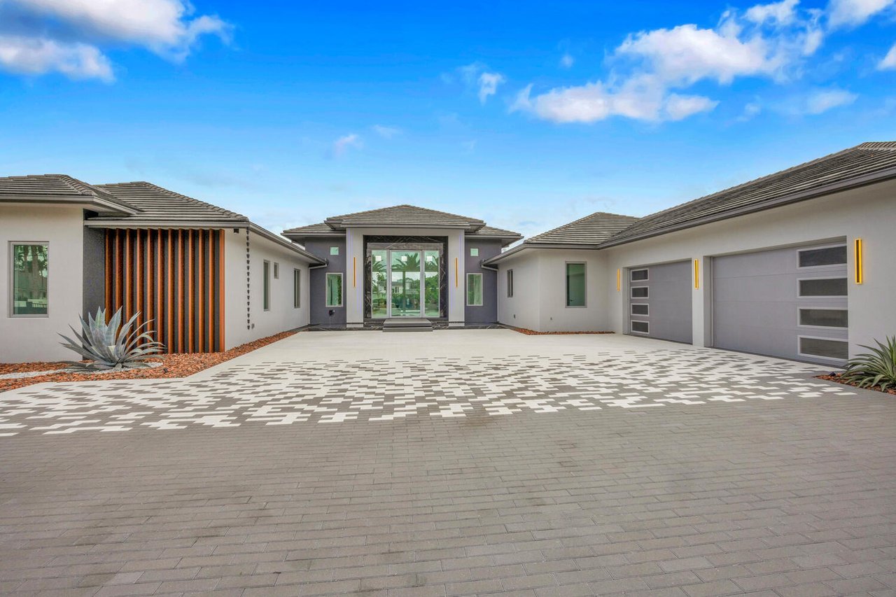 Luxury Estate at 9790 SW 62 St Sells for $5,595,000