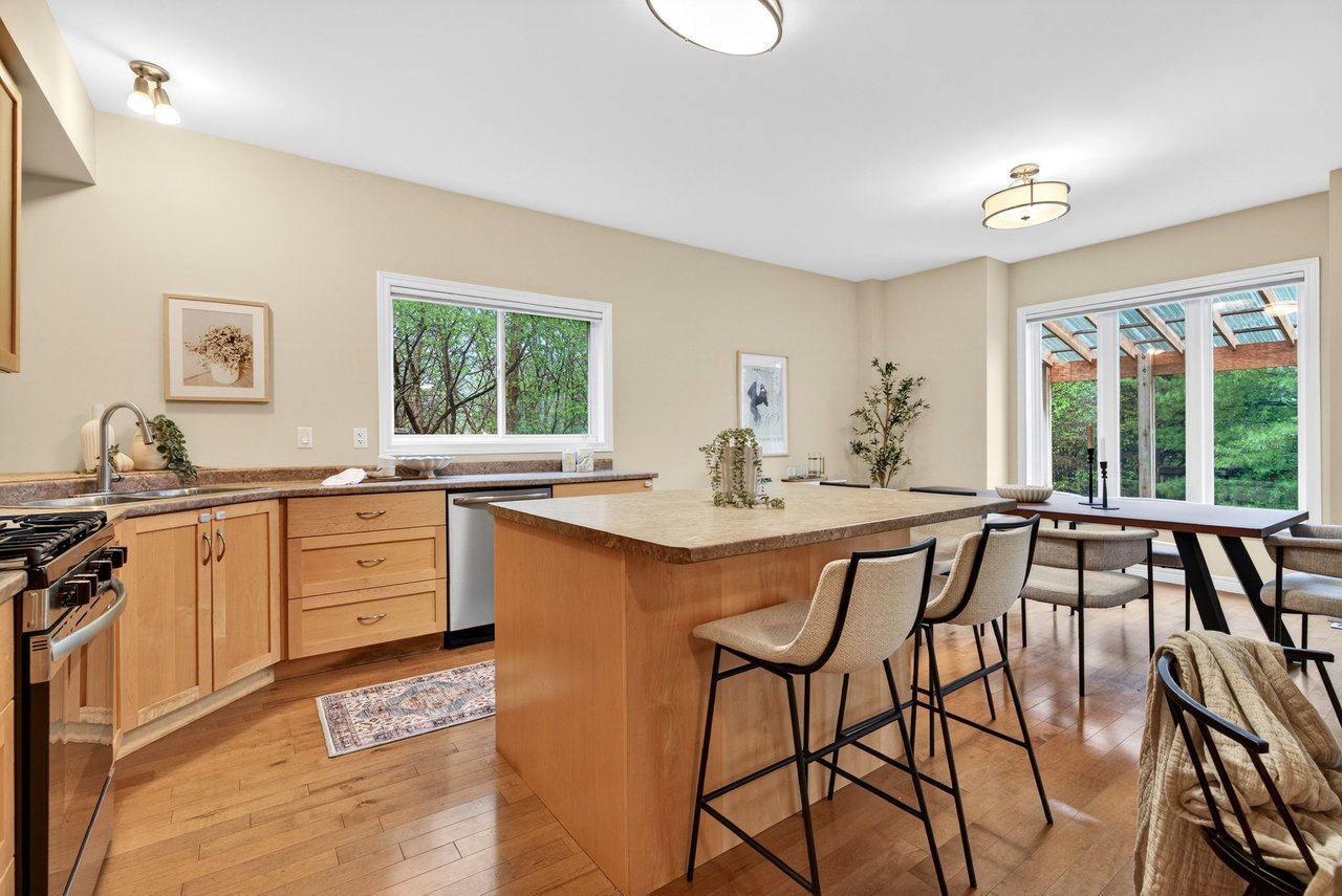 40 Maplevale Drive