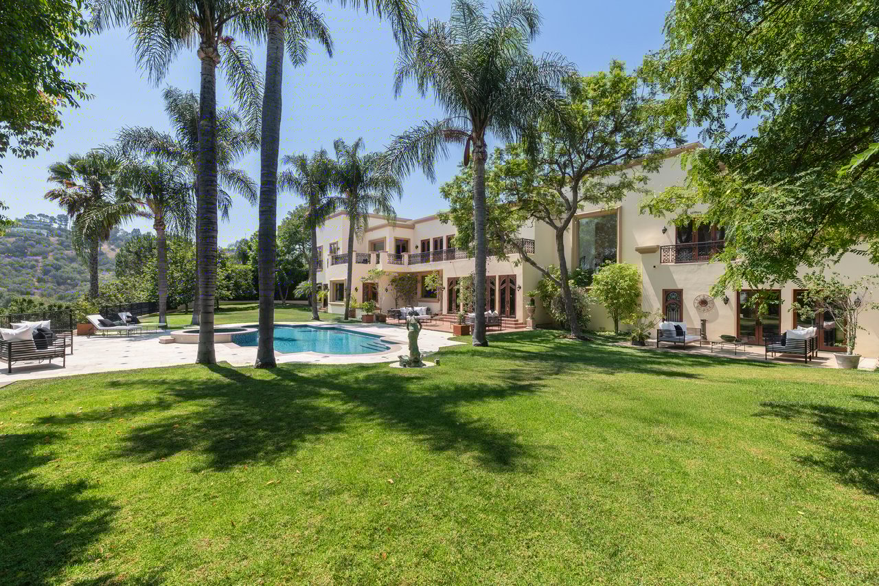 3364 Clerendon Rd, Beverly Hills