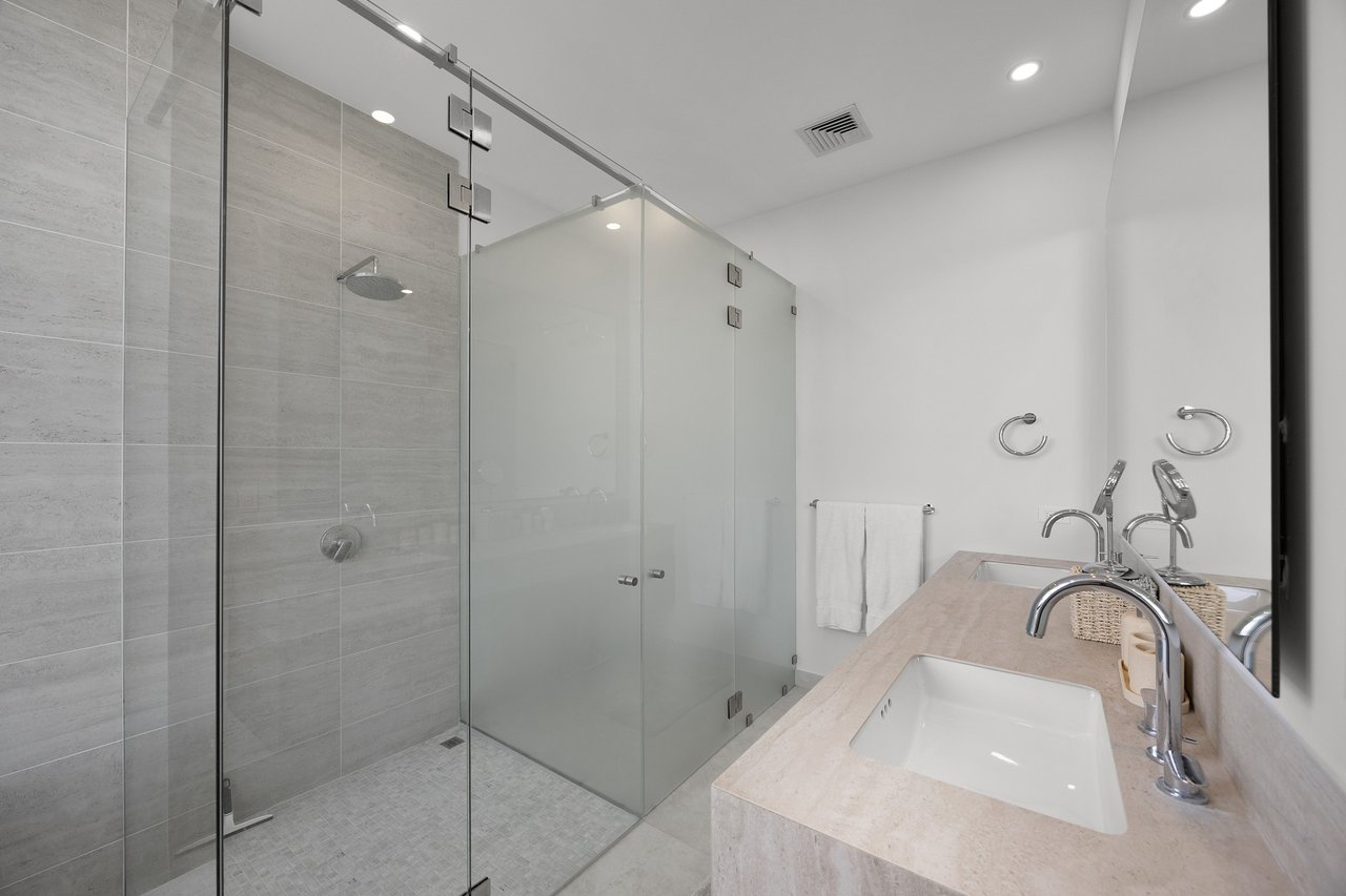 La Antigua Unit 16 - Home Steps From the Beach