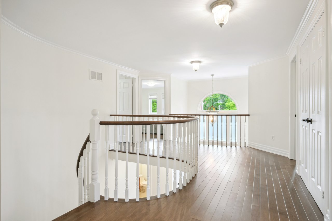 Executive Home in prestigious Glen Abbey