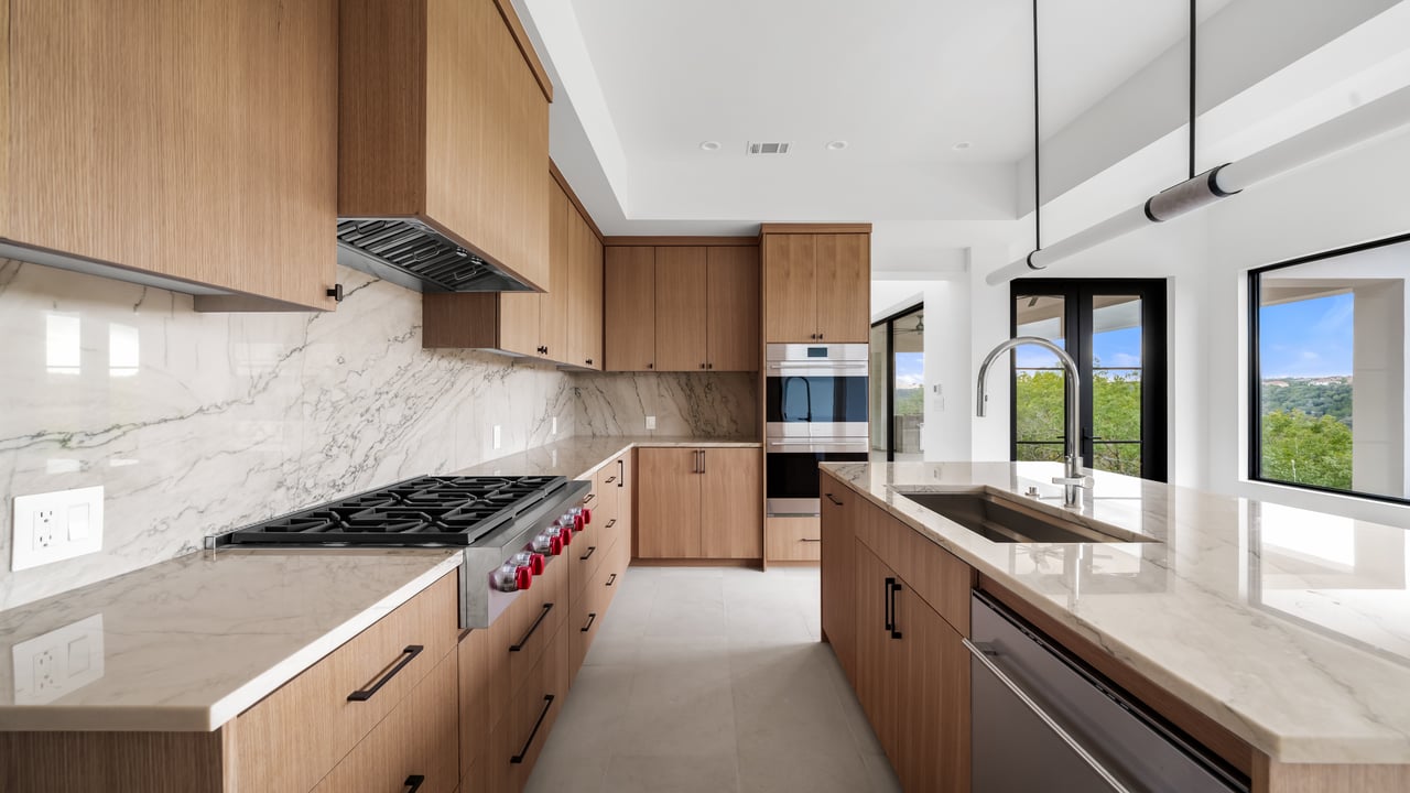 702 N Commons Ford Road