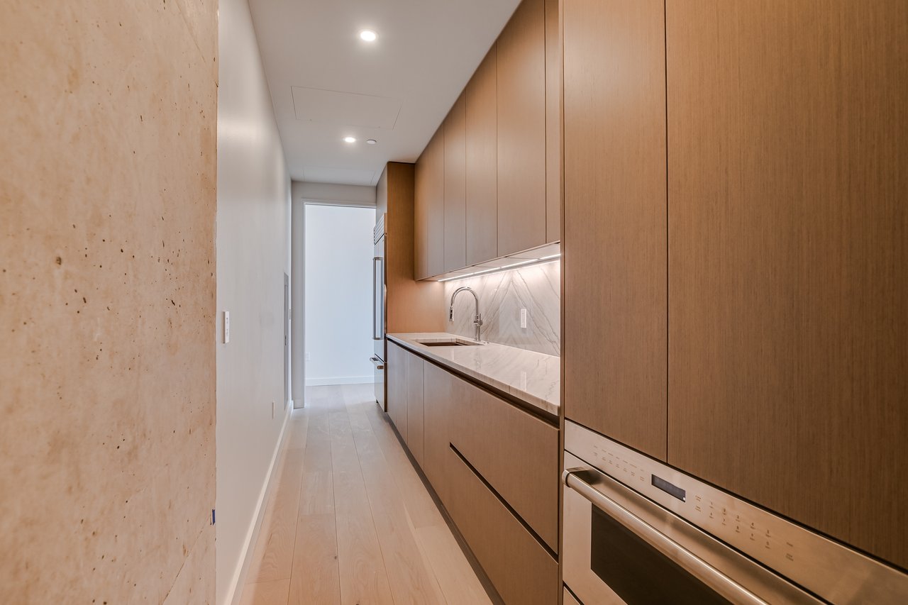 The Modern Sub-Penthouse #5402 North