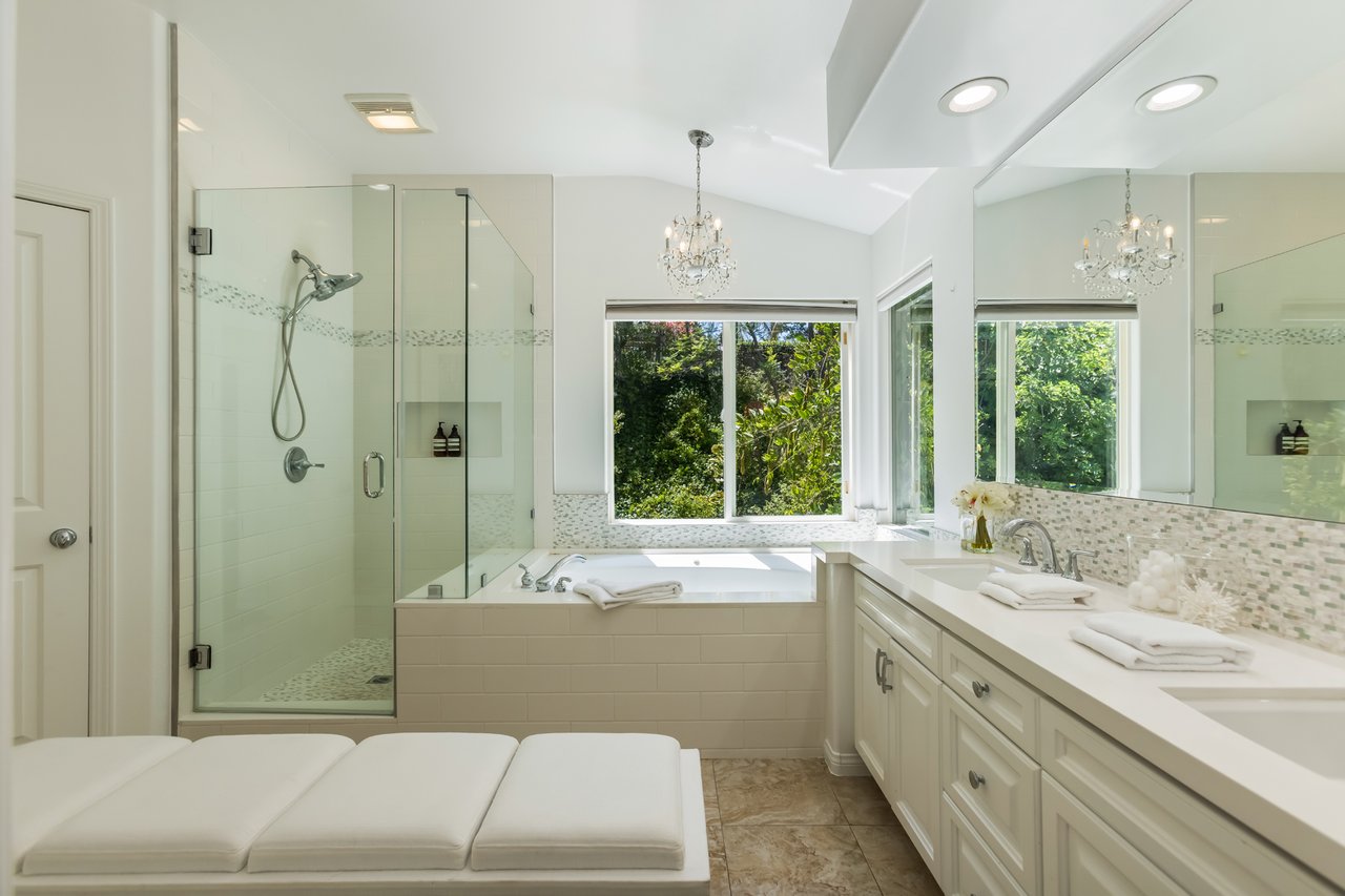 5985 Vista De La Luz