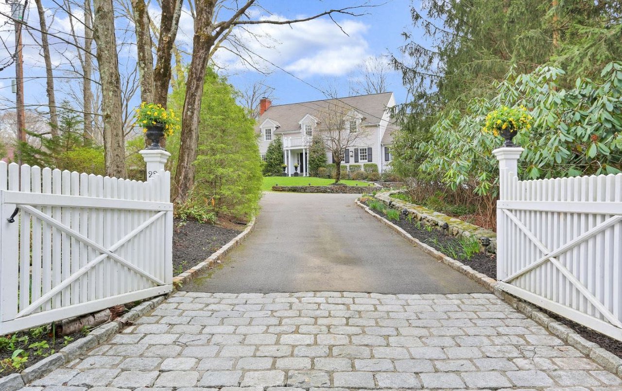 22 INDIAN MILL ROAD, COS COB, CT 06807