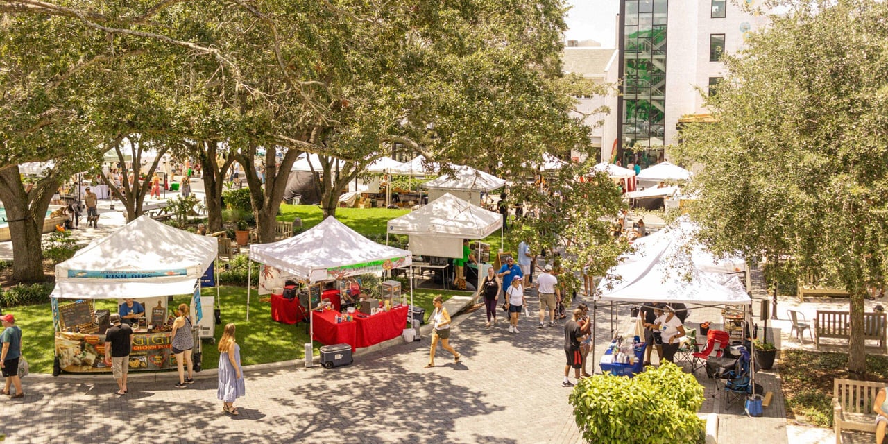 Outdoor farmers market in Tampa Bay with local vendors