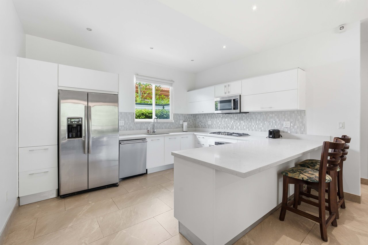 Casa Oasis | 3BR Main Residence + 2BR Guest House with Pool in Mar Vista, Playa Flamingo