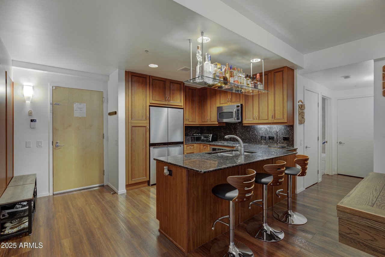 7147 E Rancho Vista Dr, #4007