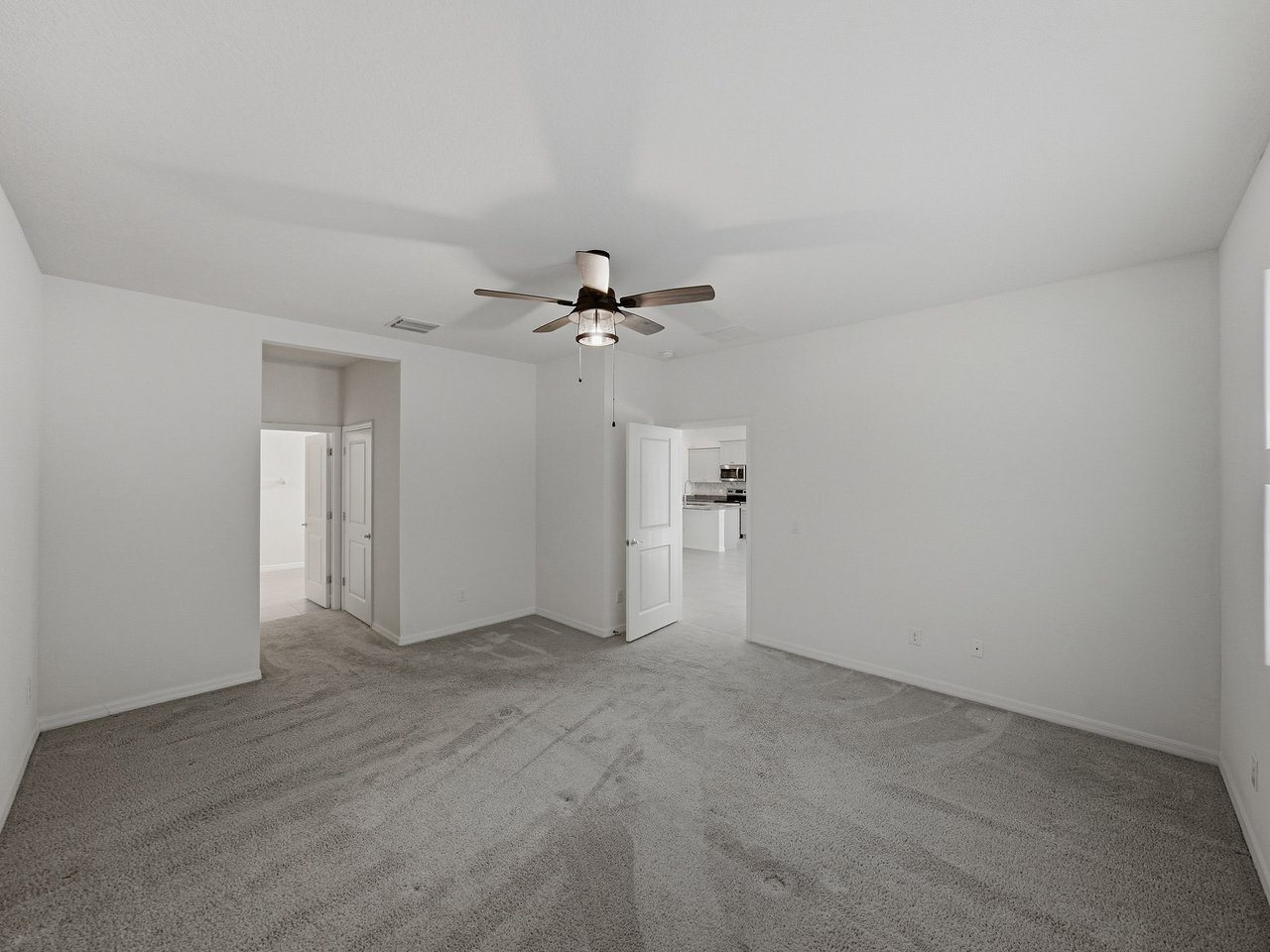 12717 EASTPOINTE DR