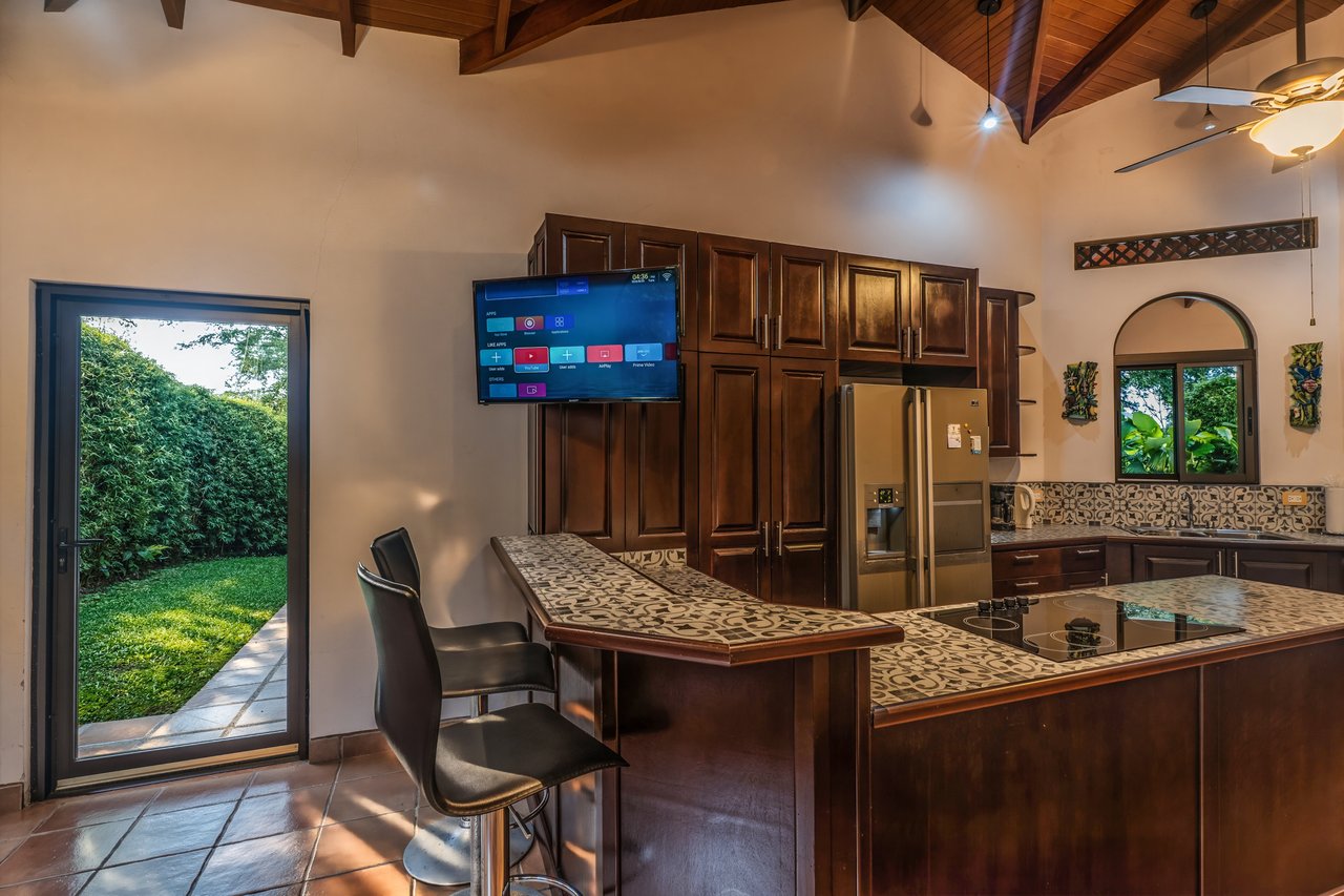 Ojochal Tropical Retreat | 4 Ensuite Bedrooms, Pool & Outdoor Living