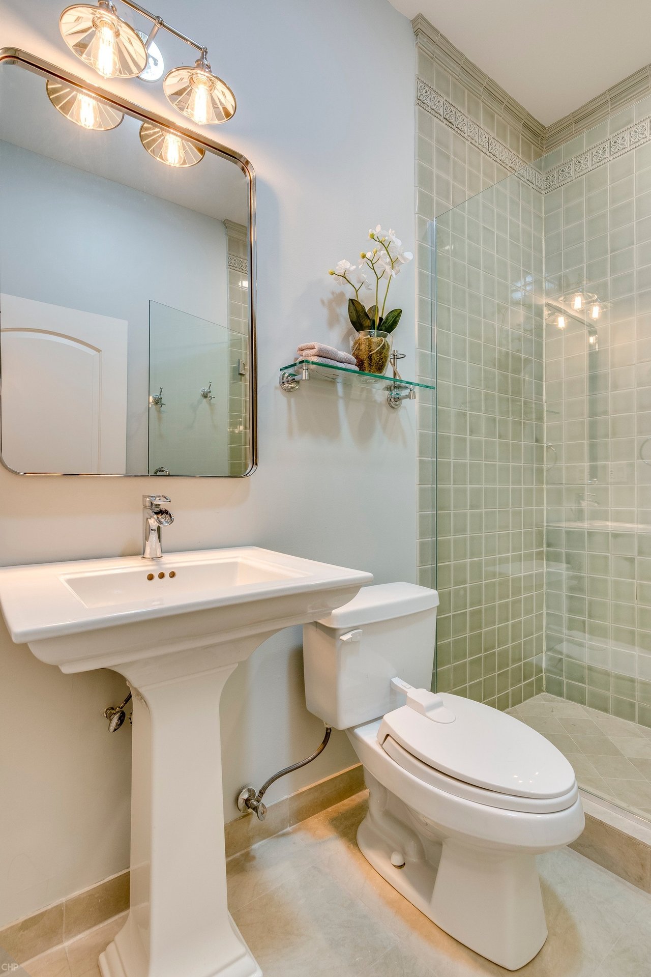 Designer Showcase | 2047 W Erie Street | $1,099,900