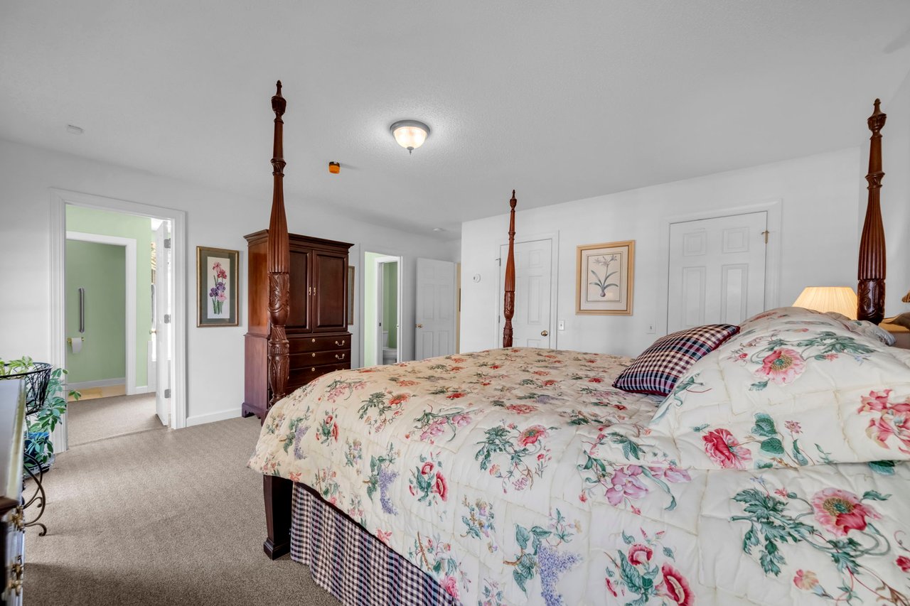 824 N Forest Hills School Rd