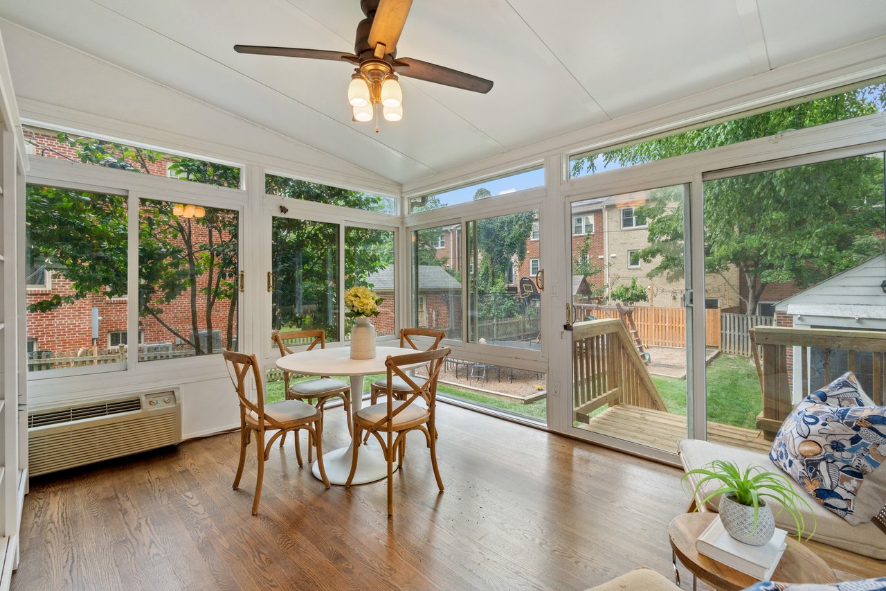 21 W Oak Street
