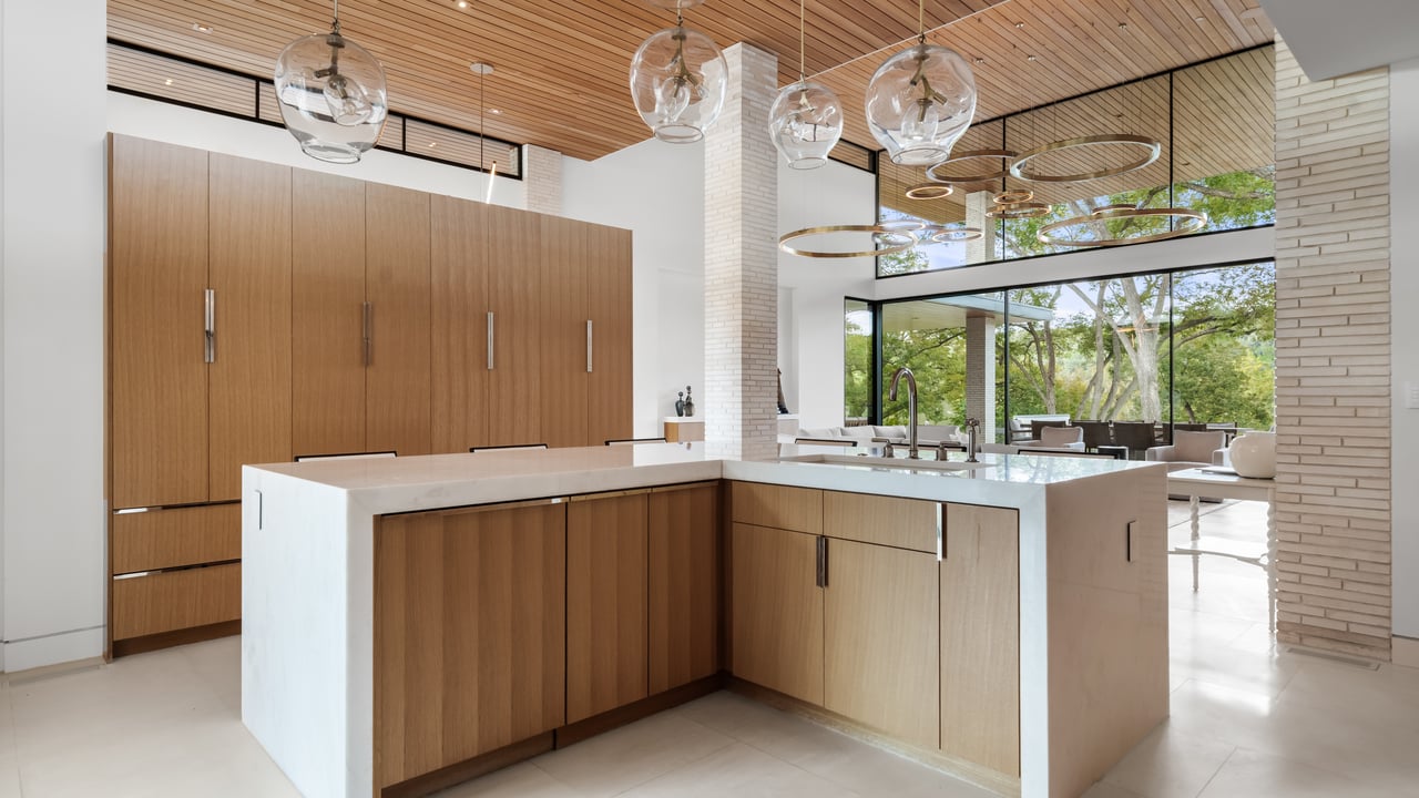 702 N Commons Ford Road