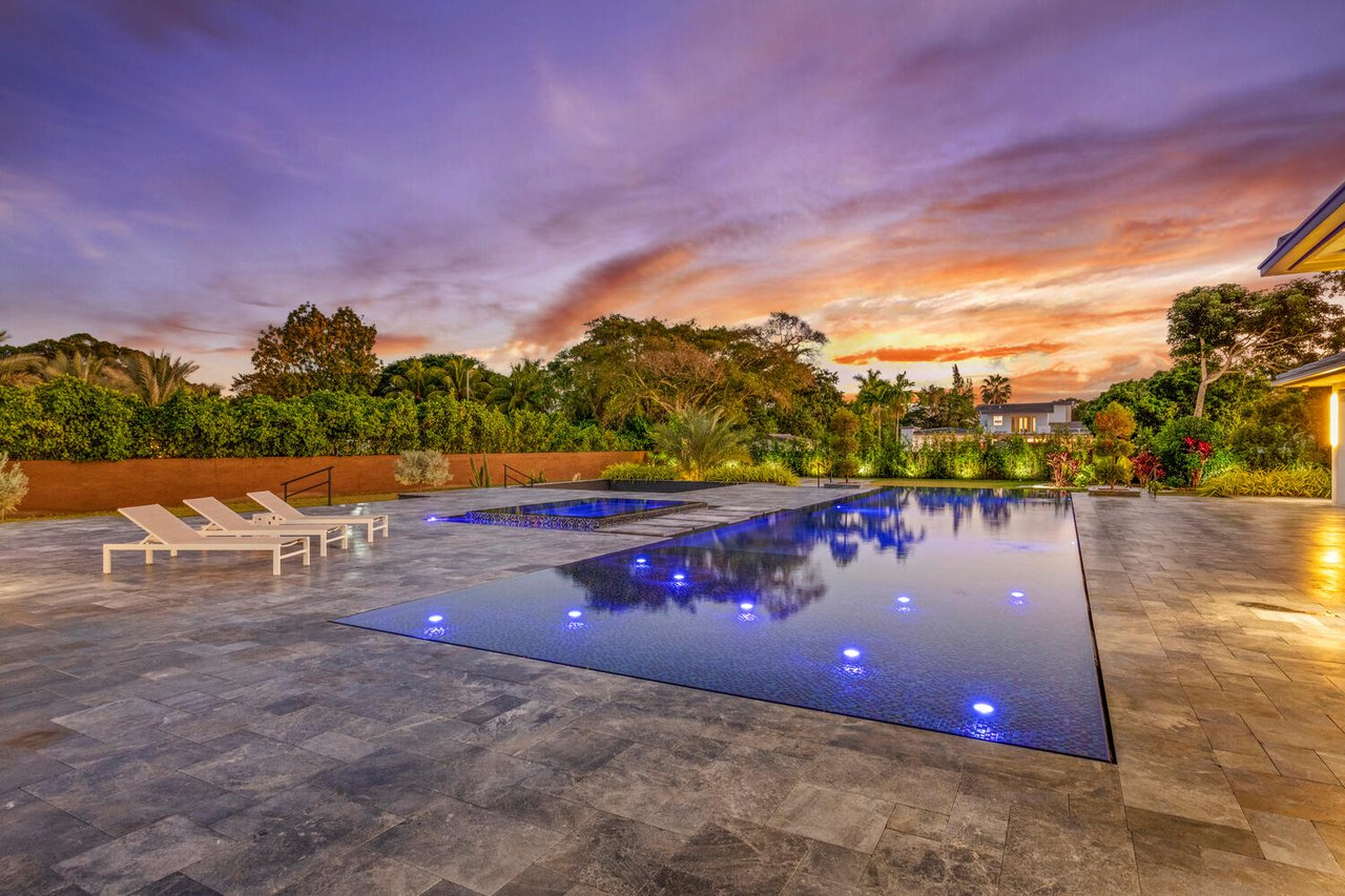 Your Private Resort - Everyday Of The Week