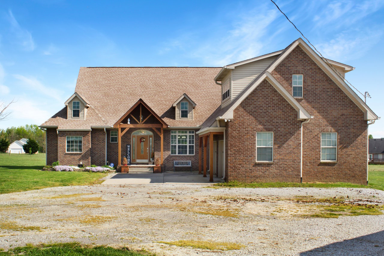 637 Ferrells Loop Rd