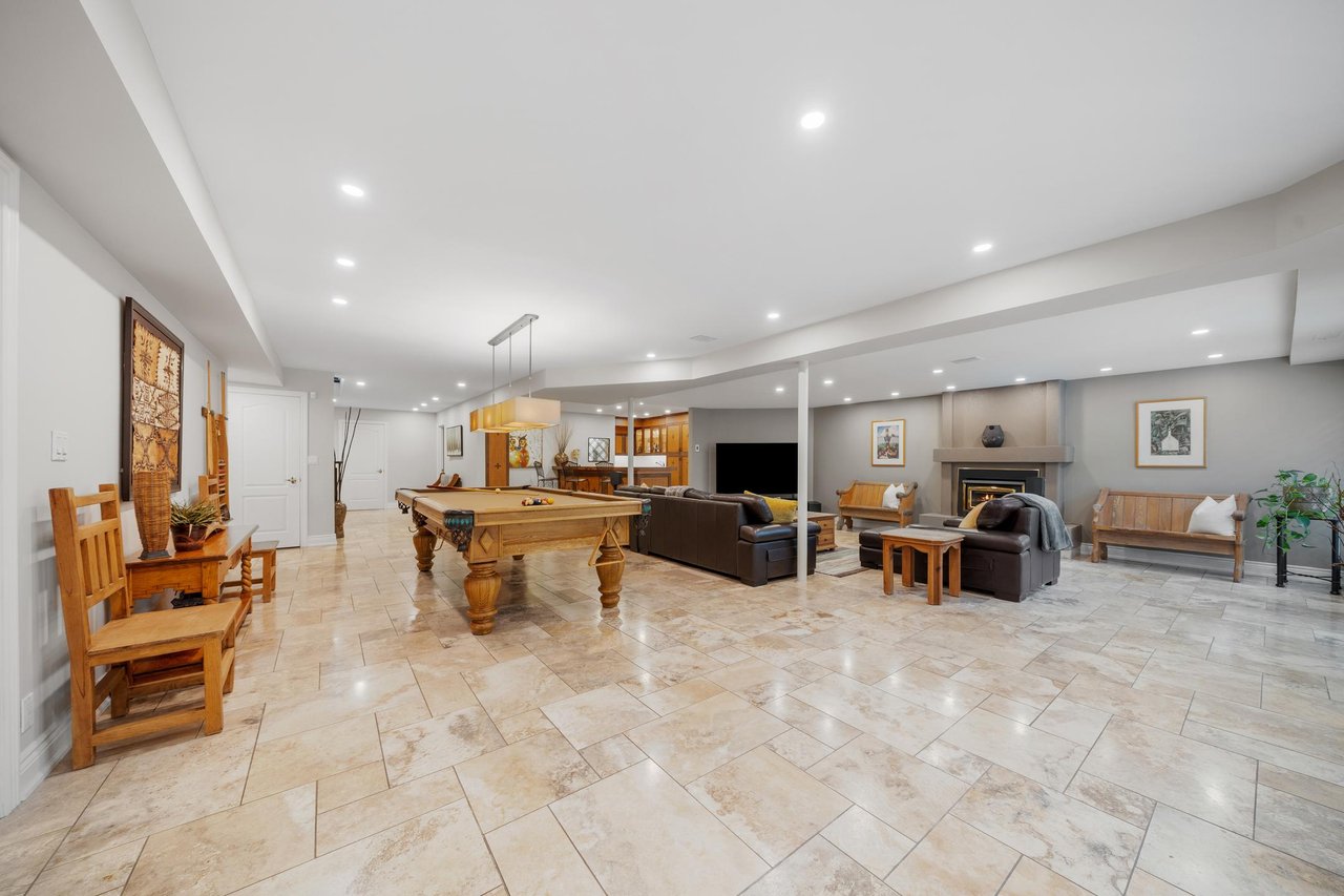 21 Rolling Court