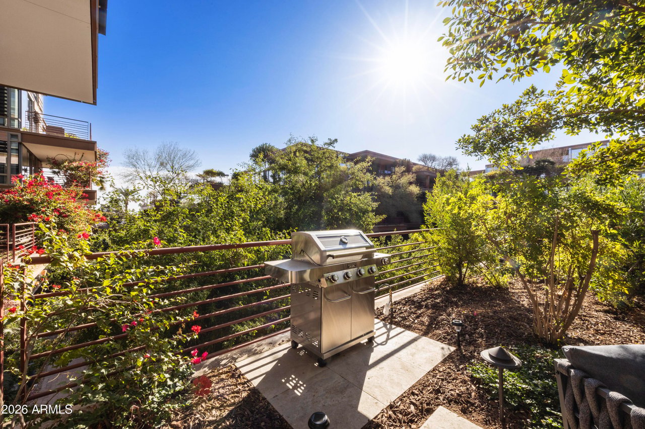 7161 E Rancho Vista Dr, #3002