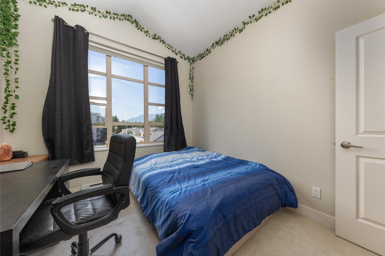 1214 Village Green Wy