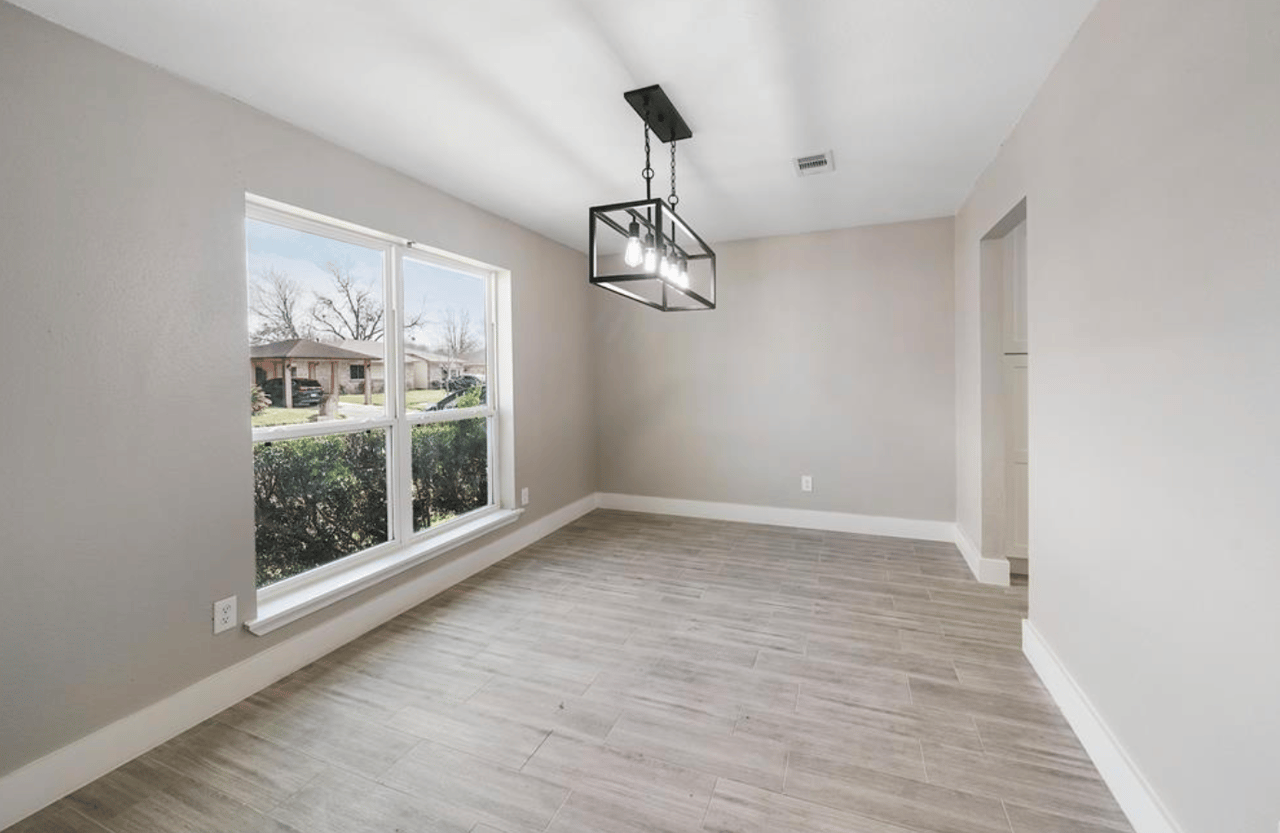 12710 Glenhollow Dr