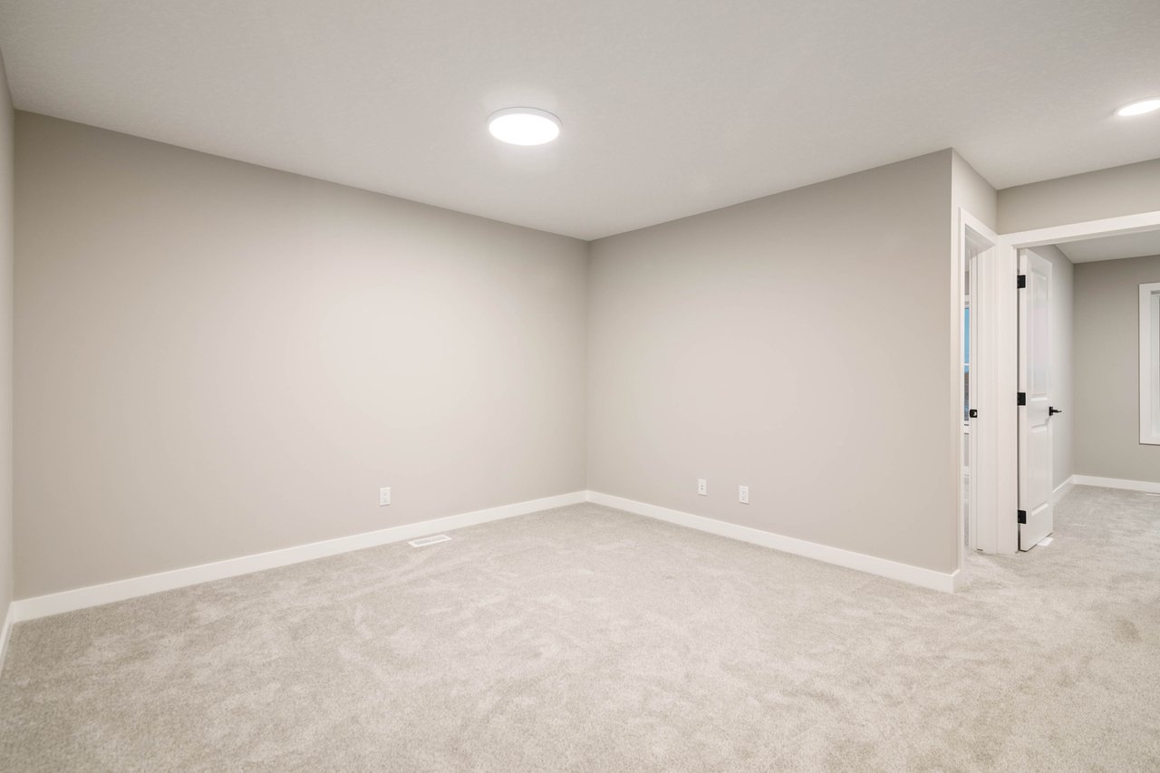 143 Belvedere Crescent SE