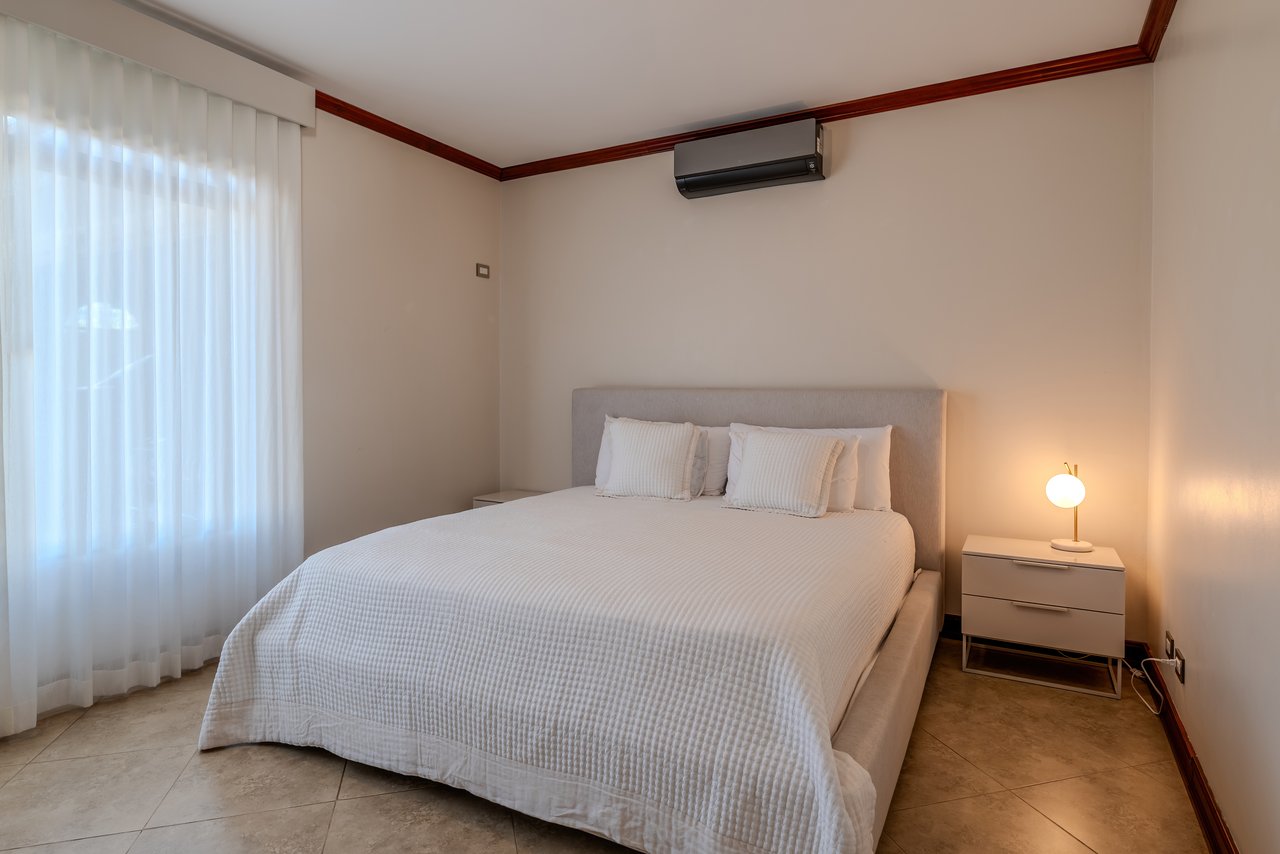 Luxury Home with Pool, Bar Area & Resort-Level Amenities | 5br, 4ba in Perez Zeledon 