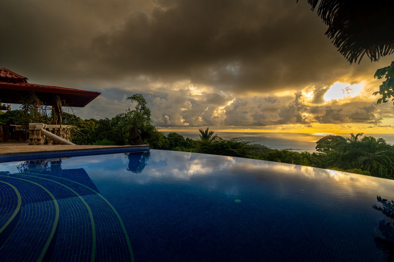 Castillo Puesta del Sol, Escalares - 
