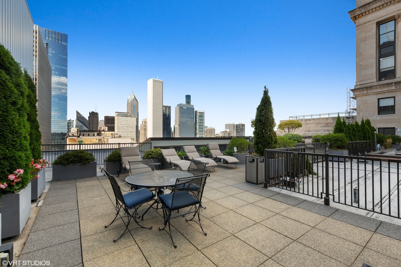 310 S Michigan Ave Unit 202