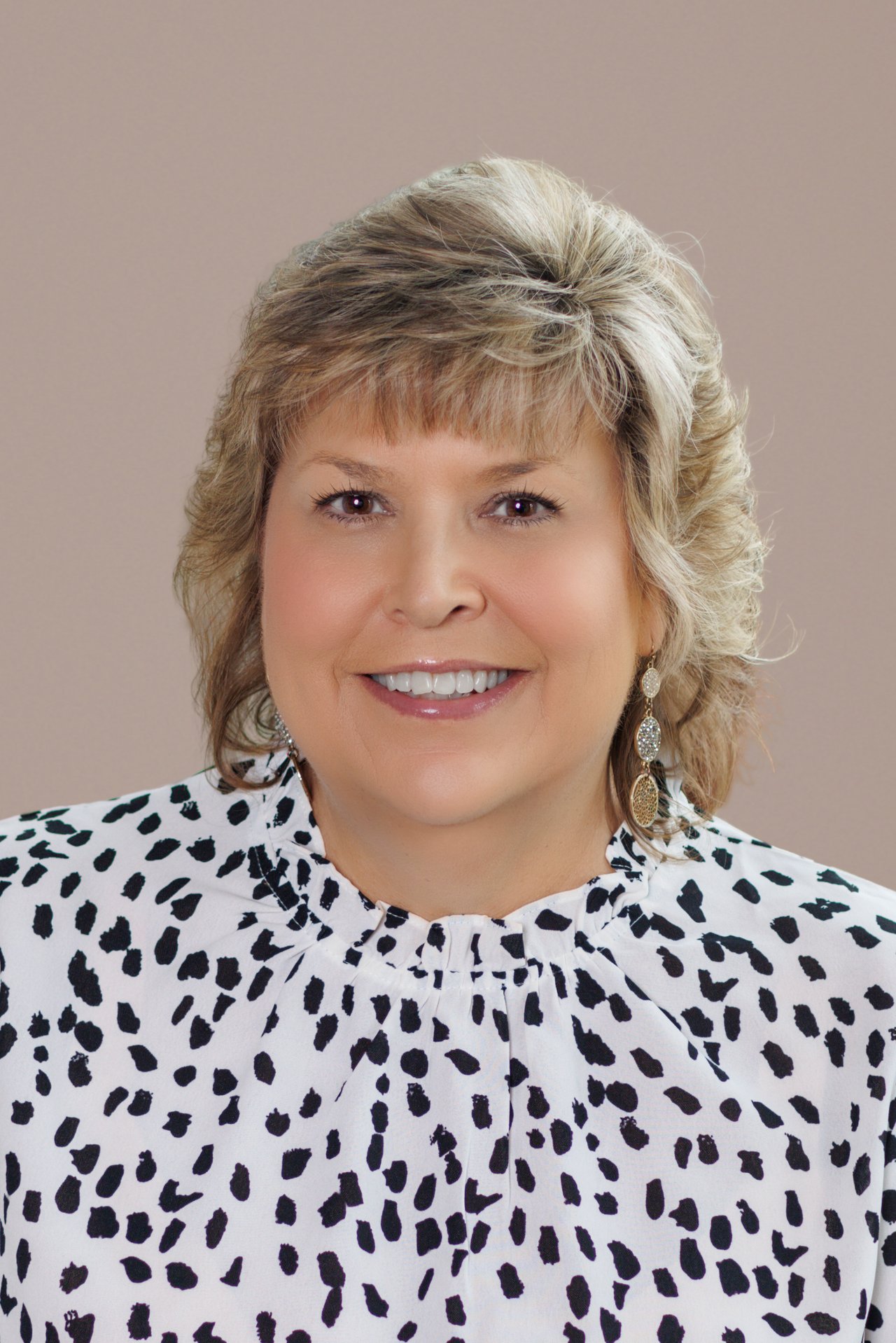 photo of Michelle Getty, a realtor at the Lisa little team