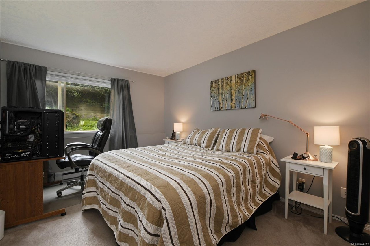 105-3400 Quadra St