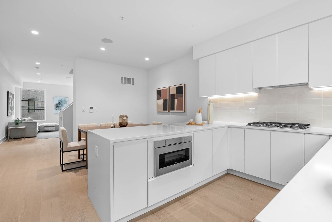 654 Fairmount Ave, Philadelphia, PA 19123