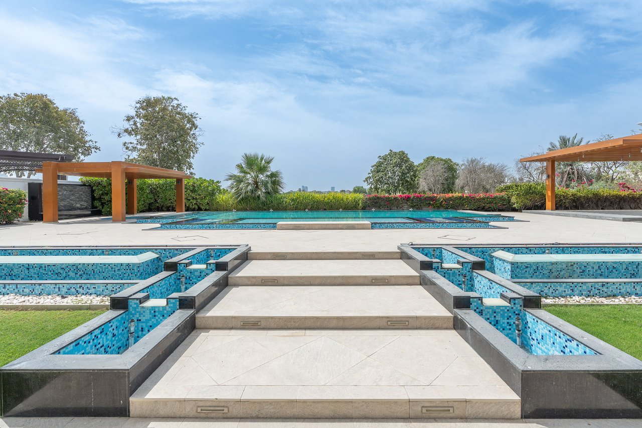 Emirates Hills Villa 
