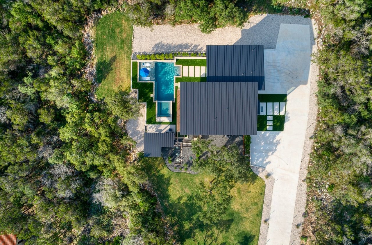 Luxxis Design 1104 Summit