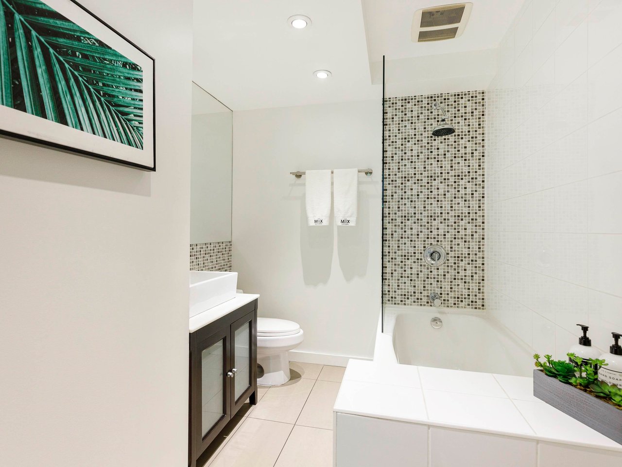 204-2770 Burrard St