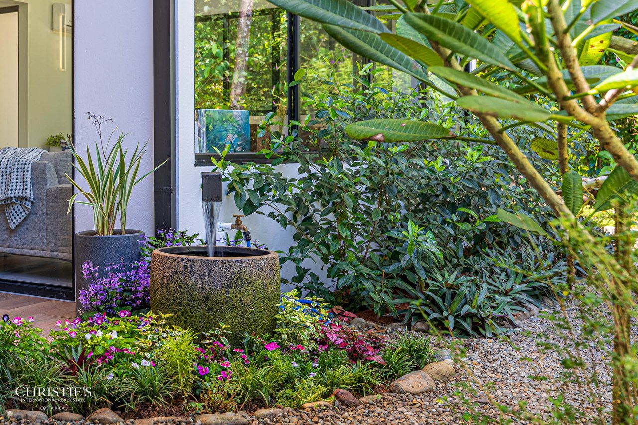 Contemporary Mountain View Villa – 10 Minutes to Playa Dominical