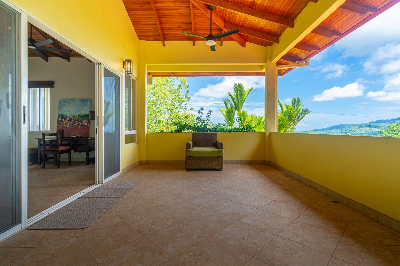 Casa de Orquideas - Mountains, Ocean and Jungle with Privacy In Gated Community, Ojochal