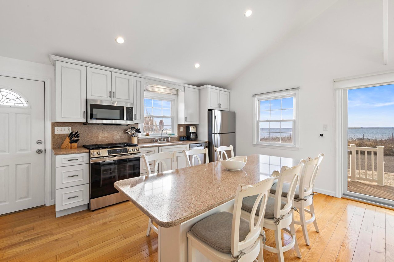 25 Joan Rd, Long Beach Township - Pet Friendly 