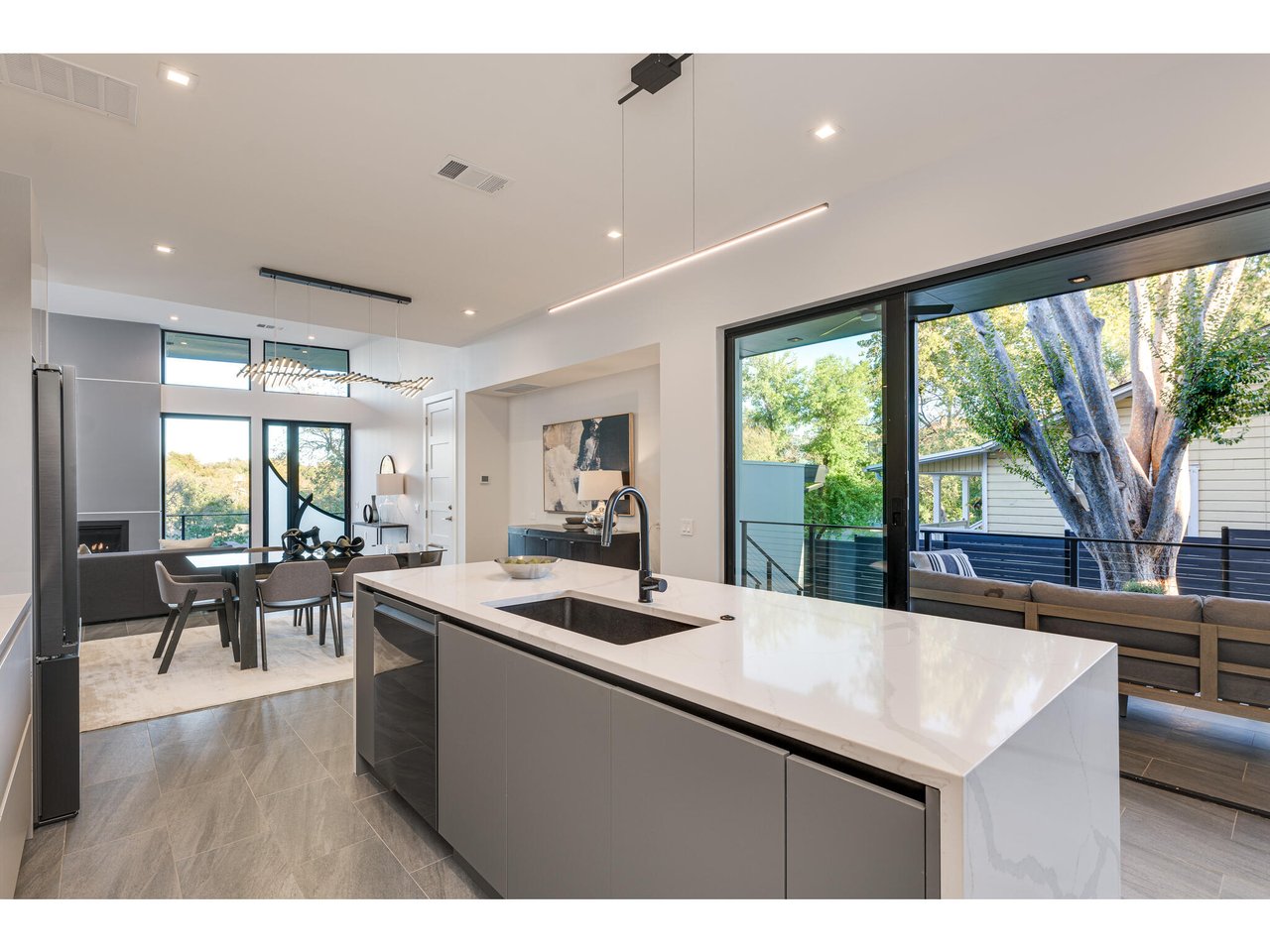 New Construction Luxury Lease in Central Austin with Guest House