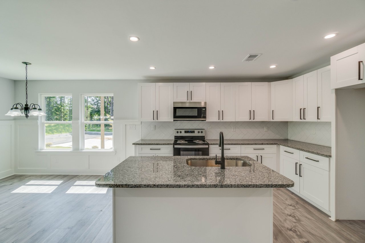 2381 – 2397 Highpoint Rd