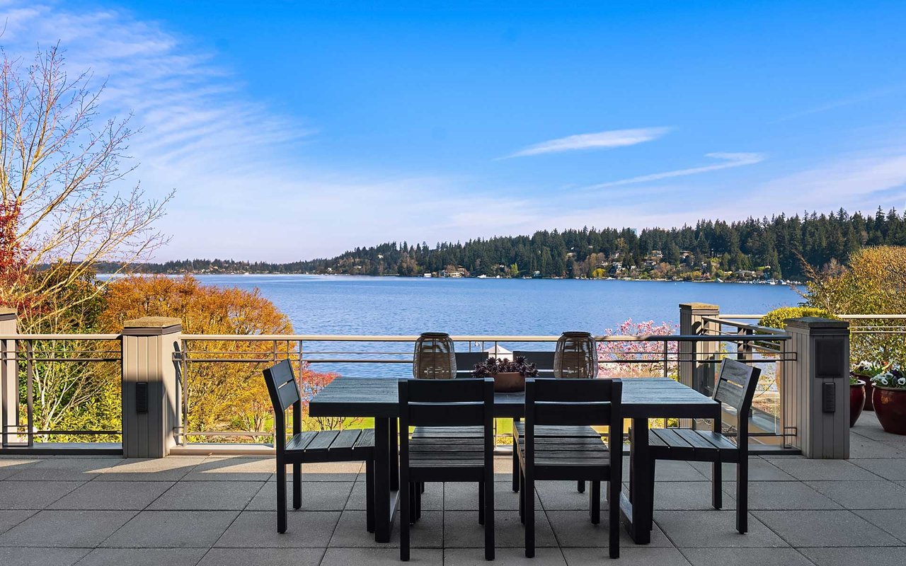 Northwest Contemporary Style on Mercer Island’s Cherished North End